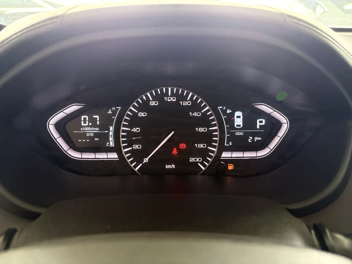 Car image 9