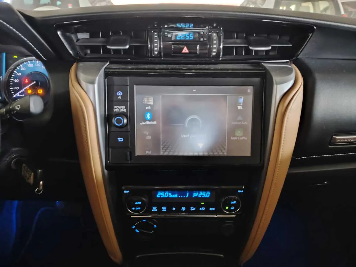 Car image 21