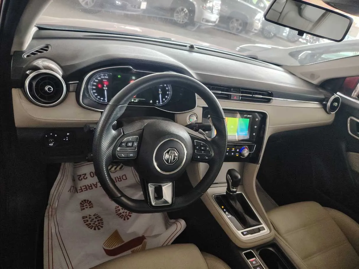 Car image 15