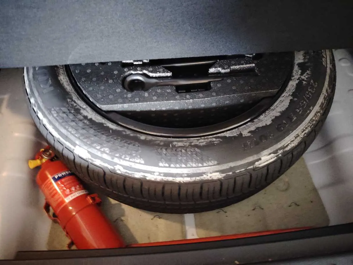 Car image 39