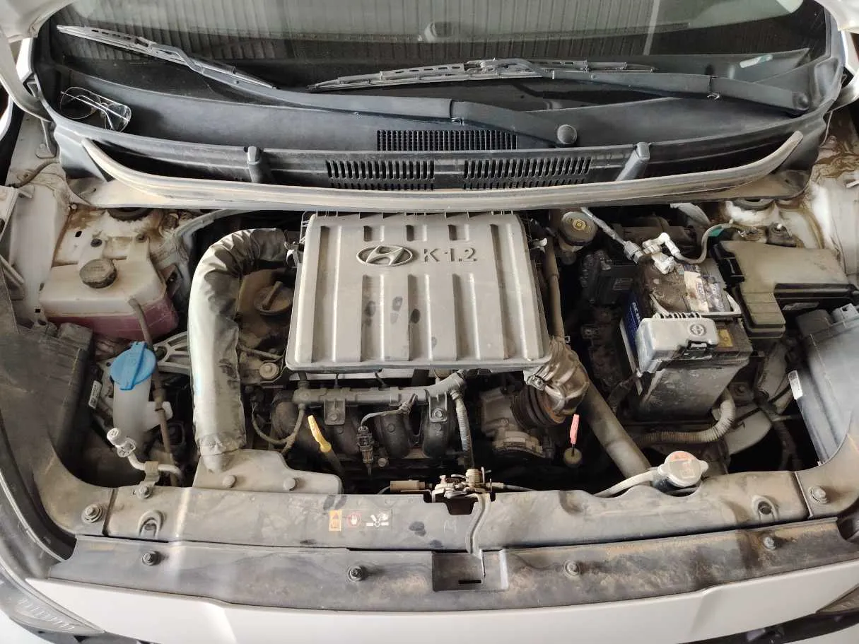 Car image 26