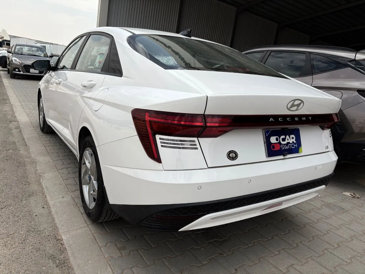 Car image 6