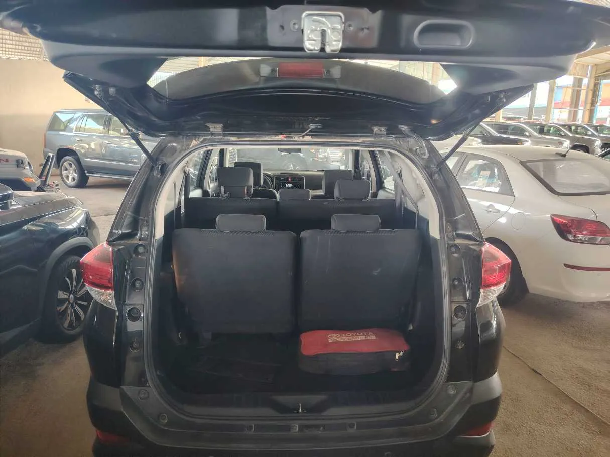 Car image 28