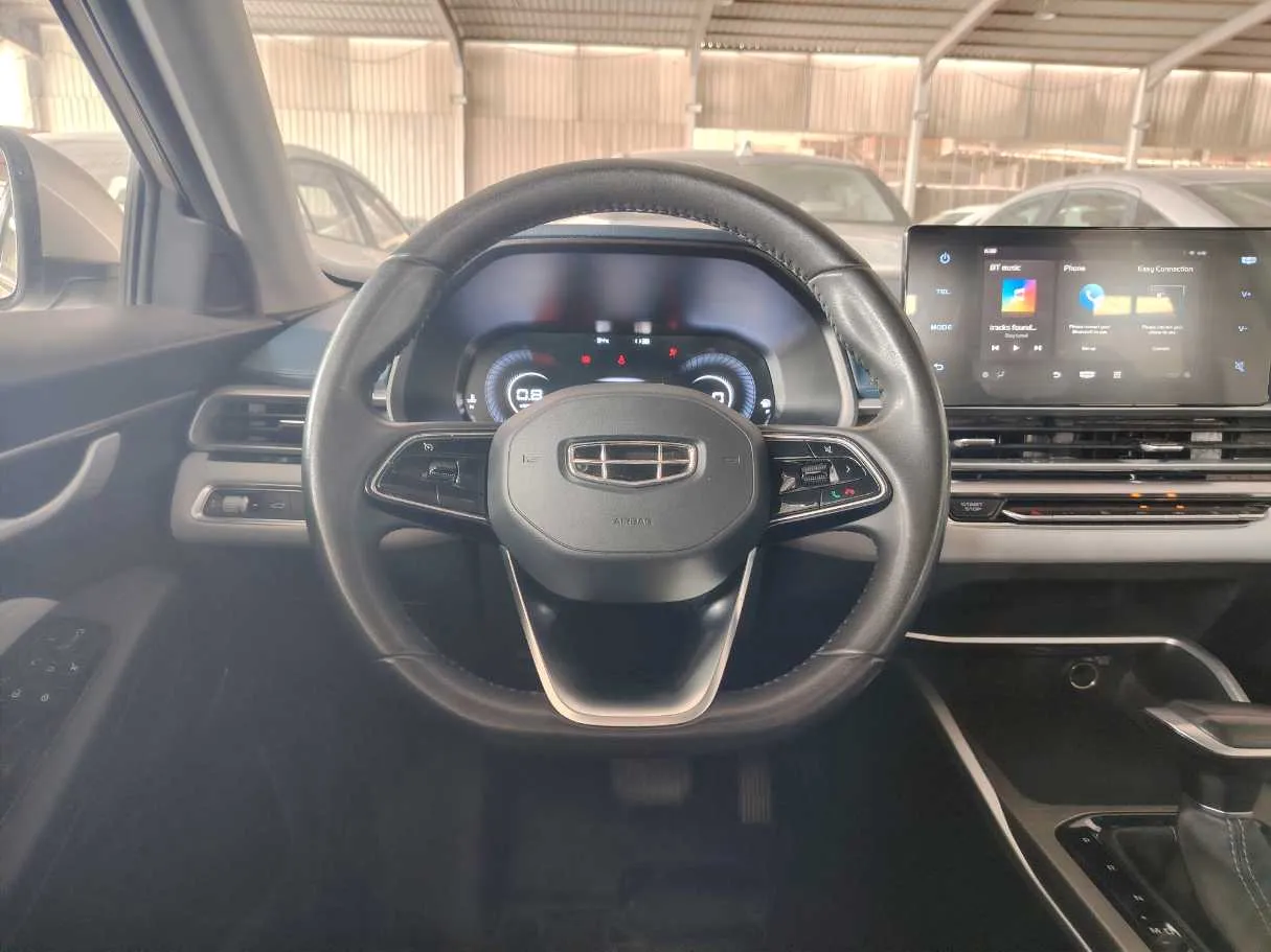 Car image 26