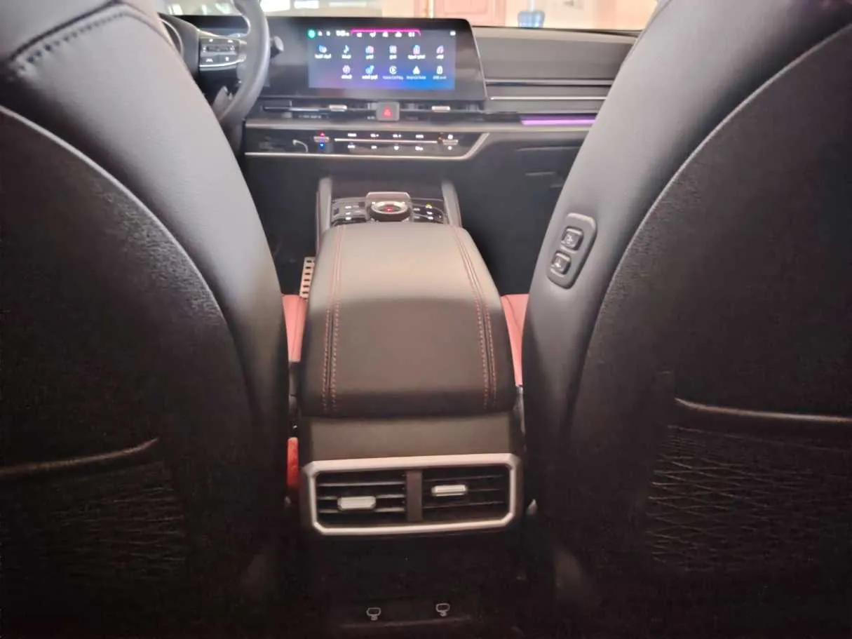 Car image 29