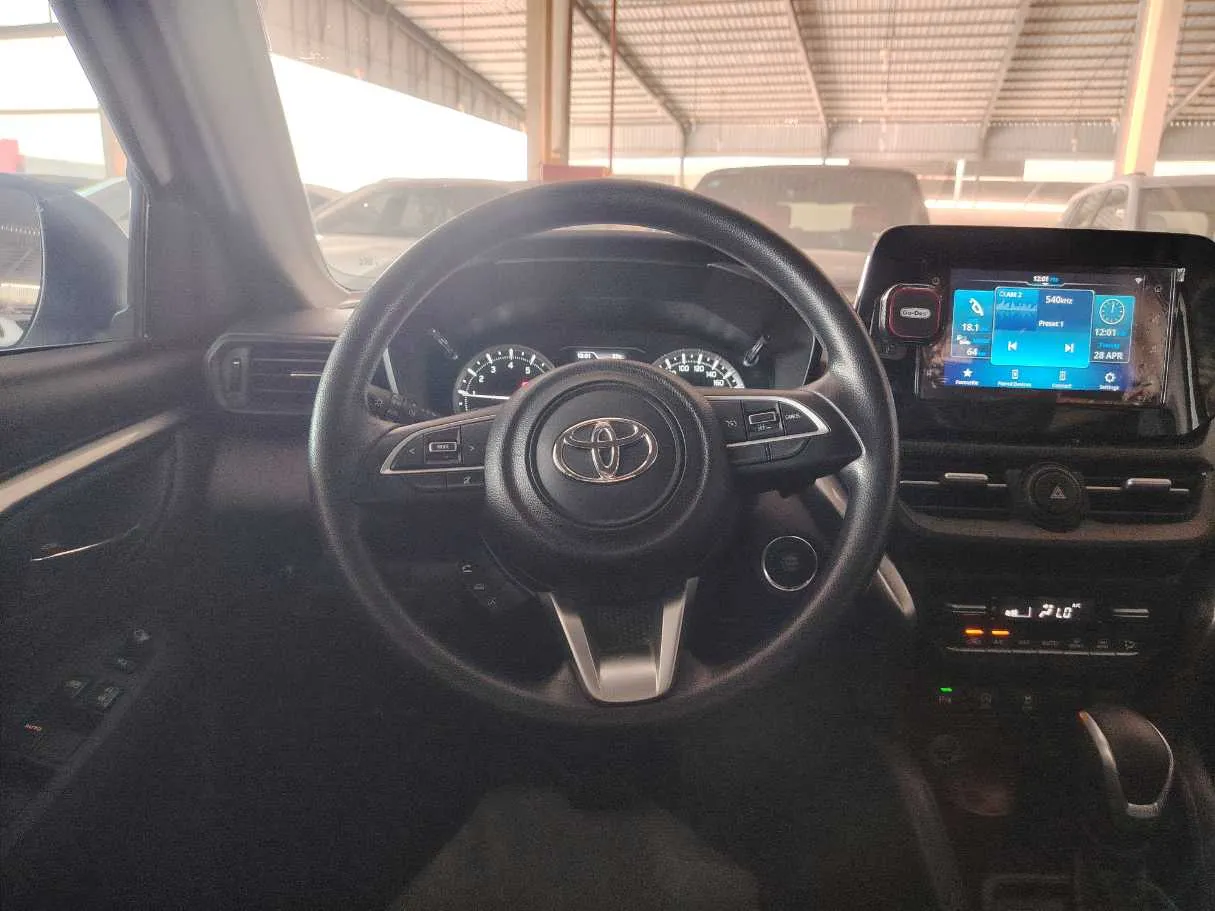 Car image 23