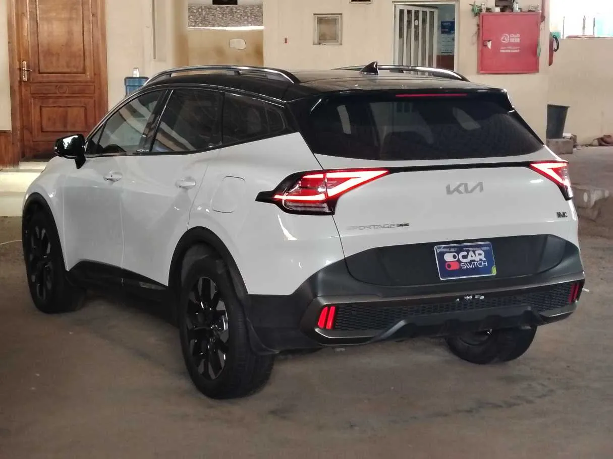 Car image 7