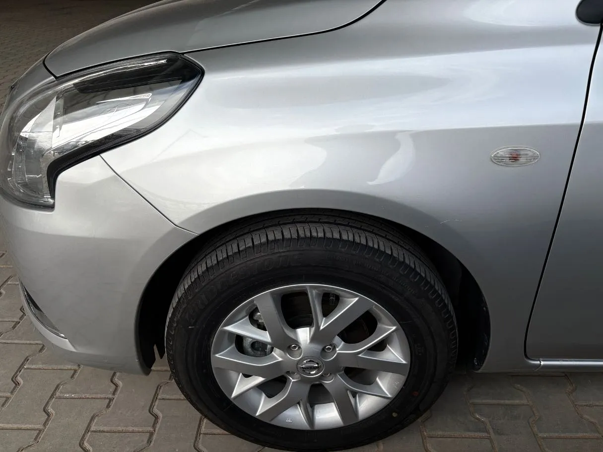 Car image 7