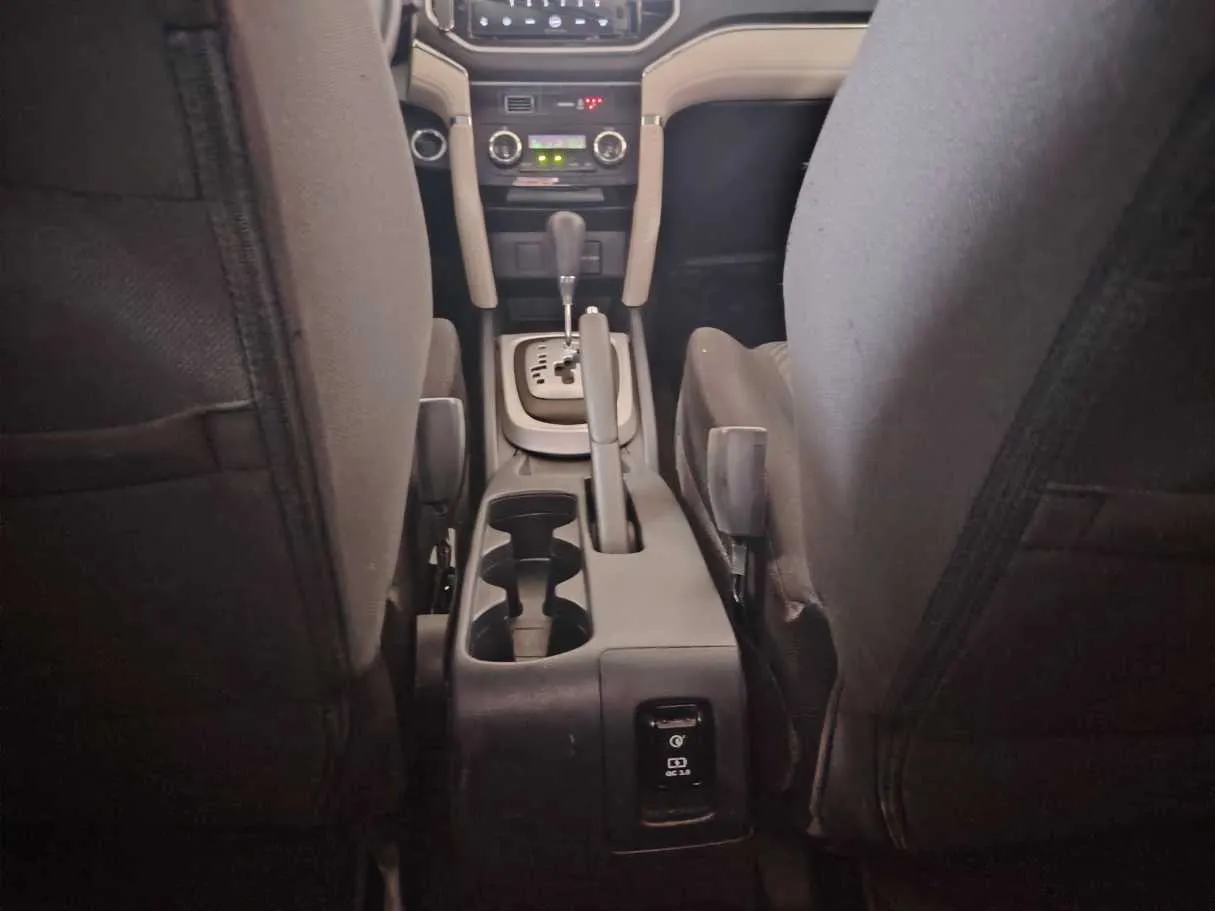 Car image 26
