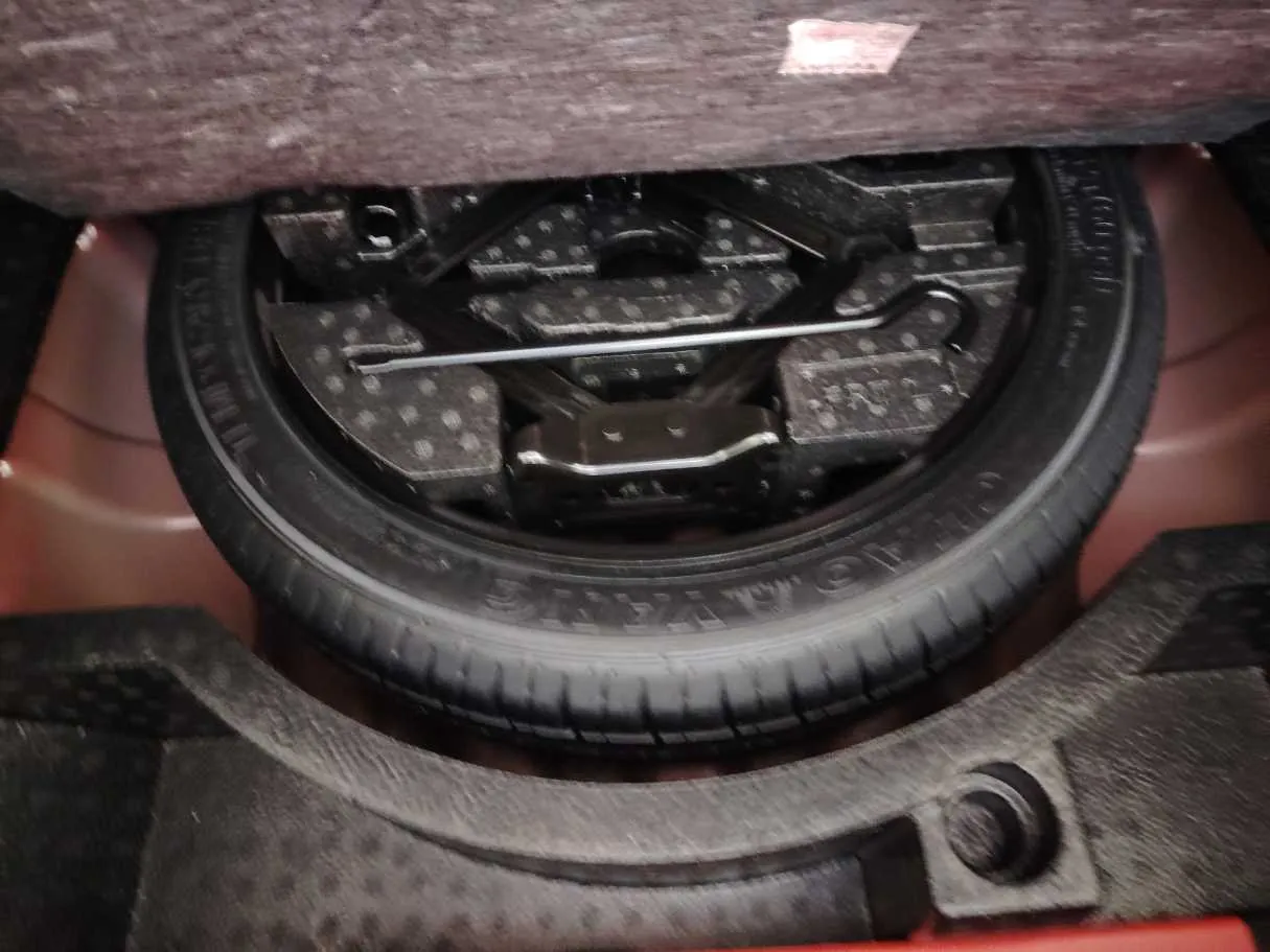 Car image 33