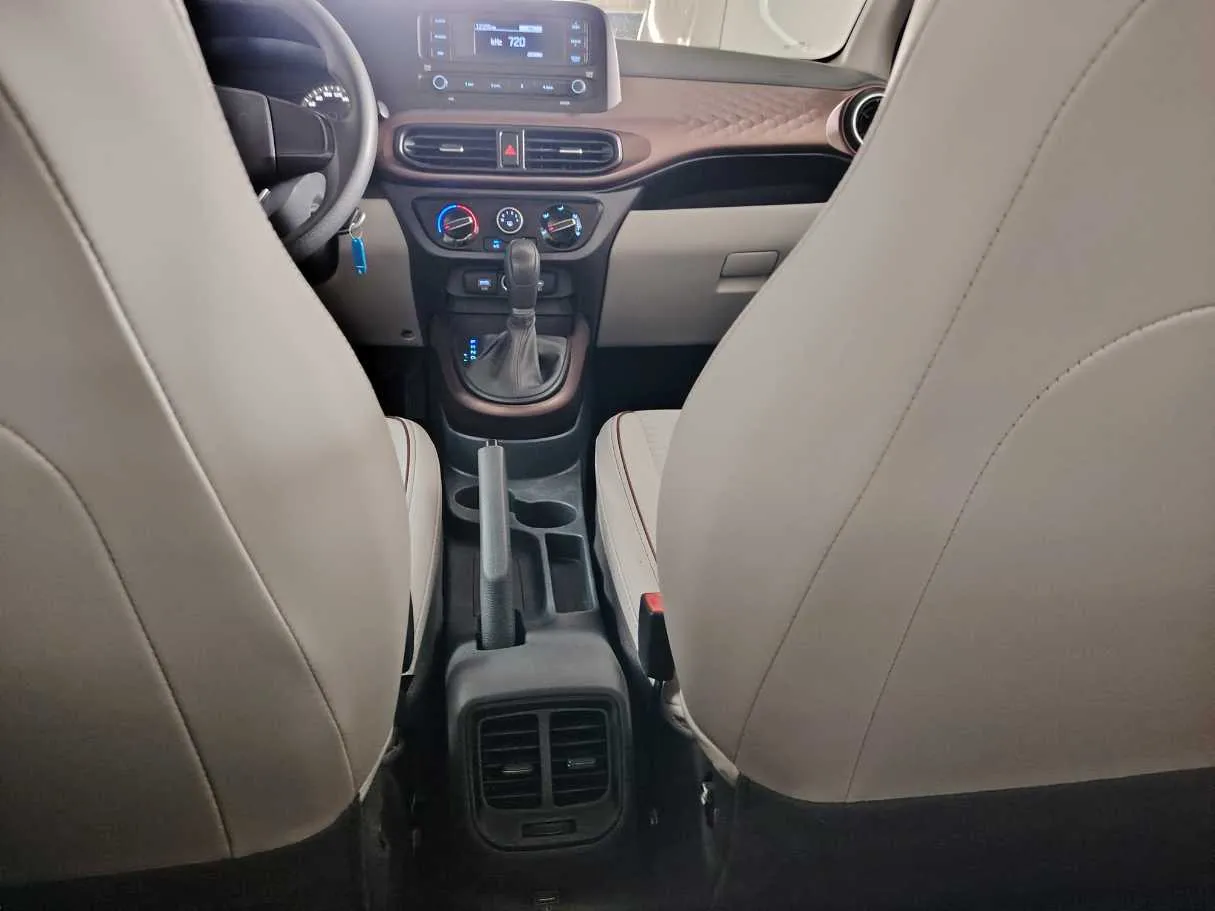 Car image 24