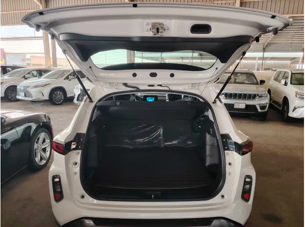 Car image 29
