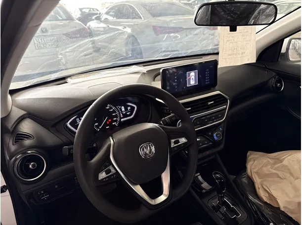 Car image 10