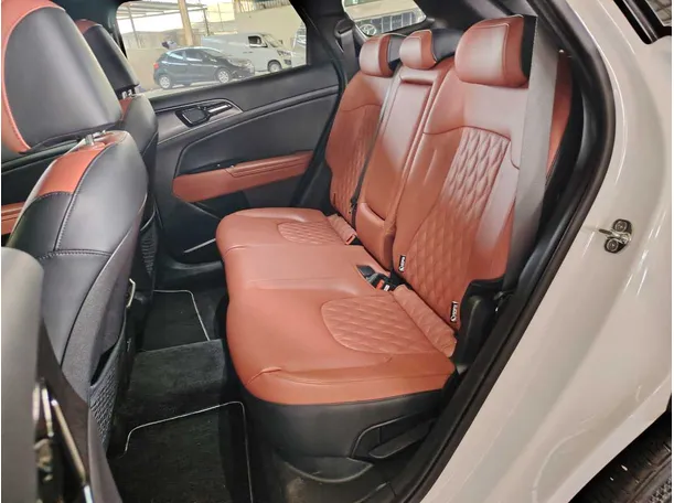 Car image 22