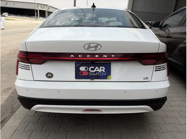 Car image 5