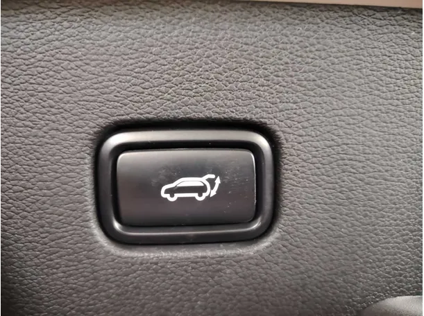 Car image 34
