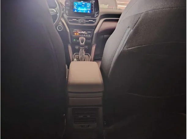 Car image 28