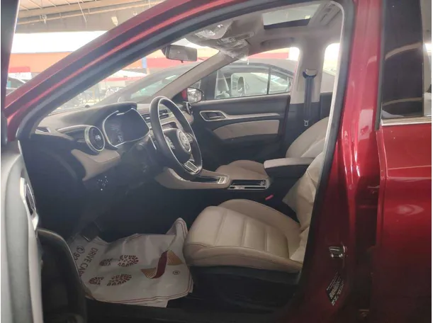 Car image 13