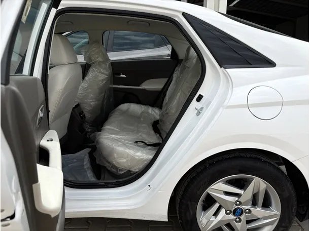 Car image 20