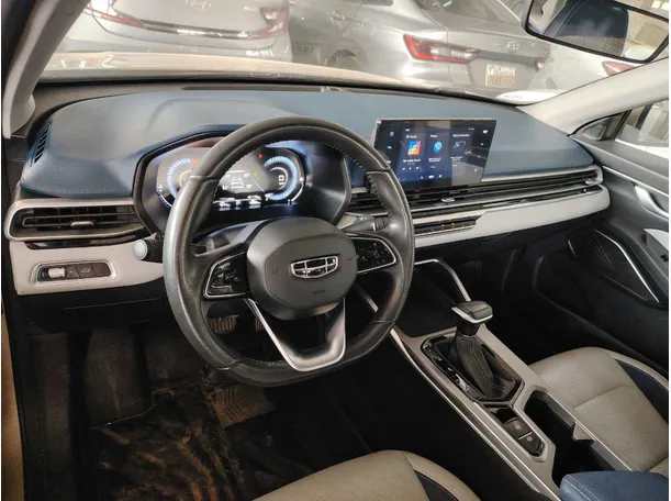 Car image 15