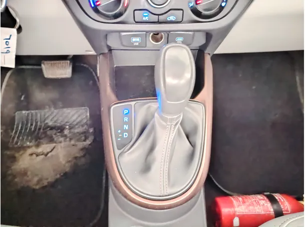 Car image 19