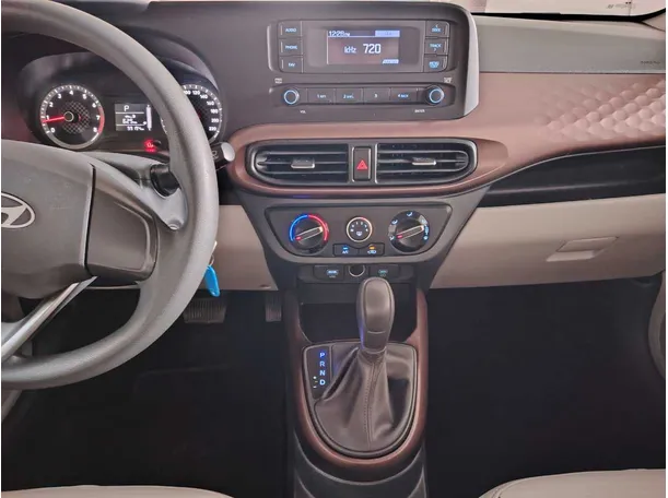 Car image 19