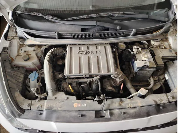 Car image 26