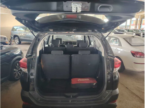 Car image 28