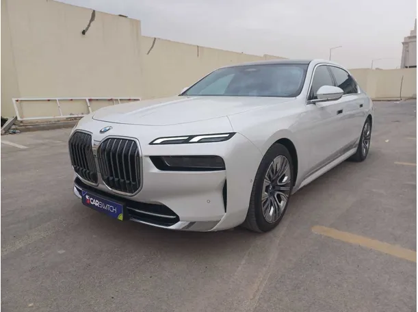 2026 بي ام دبليو 735 في الرياض