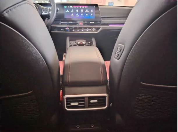 Car image 29