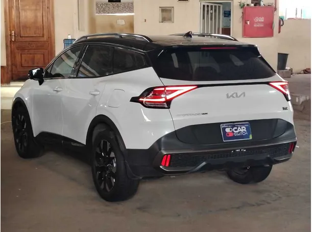 Car image 7
