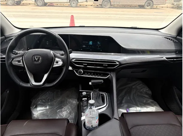 Car image 20