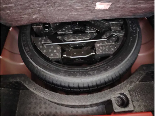 Car image 33